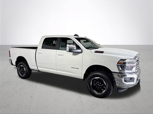 New 2026 RAM 2500 Laramie AWD/4WD image 4