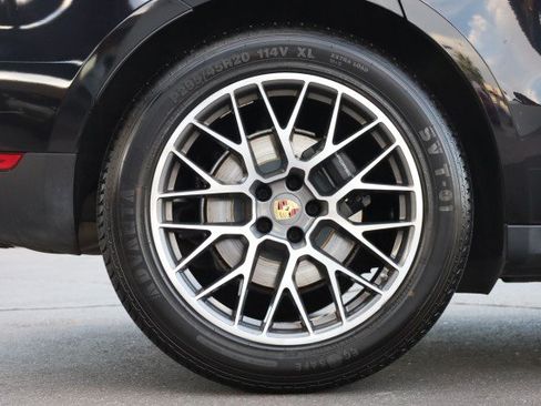 Used 2018 Porsche Macan Sport Edition AWD/4WD image 62