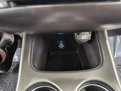 Used 2018 Dodge Journey SE image 17