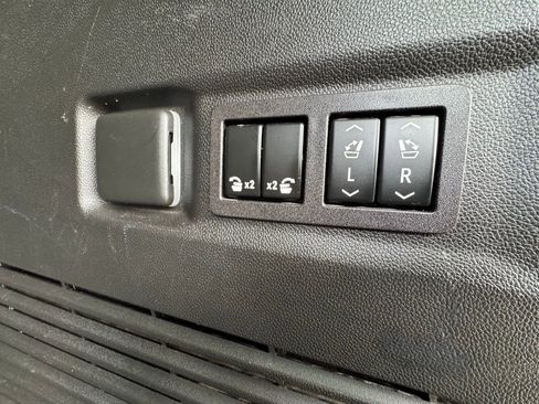 Used 2023 Chevrolet Tahoe LT w/ Luxury Package AWD/4WD image 38