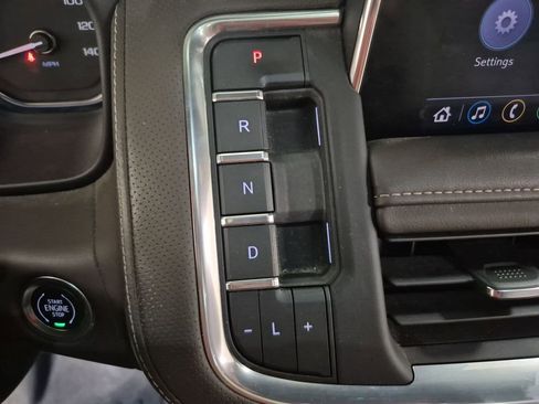 Used 2021 GMC Yukon SLT w/ SLT Premium Package image 16