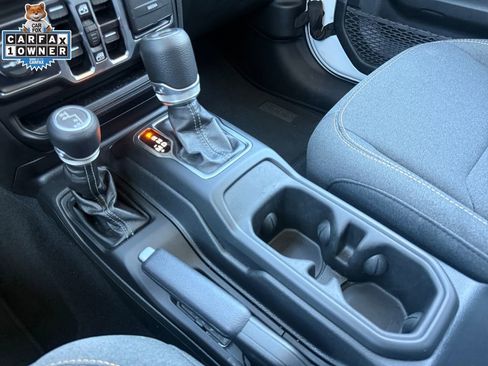Used 2025 Jeep Wrangler Unlimited Sport AWD/4WD image 11