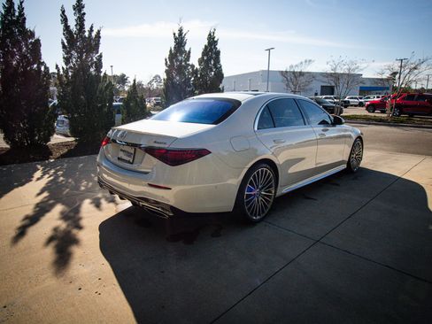 Used 2024 Mercedes-Benz S 580 4MATIC Sedan image 10