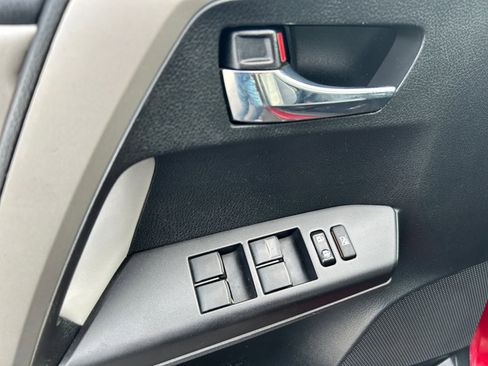 Used 2018 Toyota RAV4 XLE w/ Plus Extra Value Package image 11