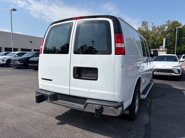 Used 2025 Chevrolet Express 2500 w/ Driver Convenience Package RWD image 5