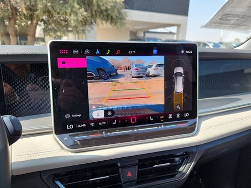 Used 2025 Volkswagen Tiguan SE image 18