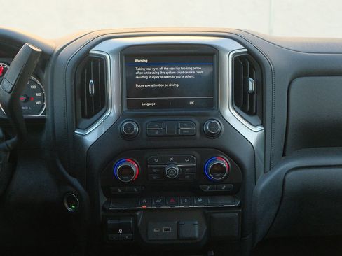 Used 2021 Chevrolet Silverado 1500 LT image 16