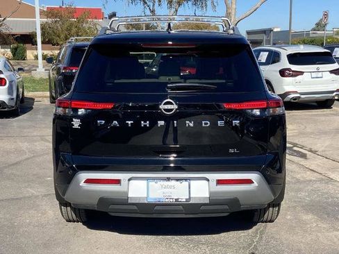 Used 2022 Nissan Pathfinder SL image 5