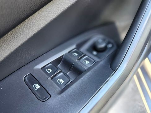 Used 2019 Volkswagen Jetta S image 15