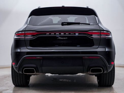 Certified 2025 Porsche Macan image 11