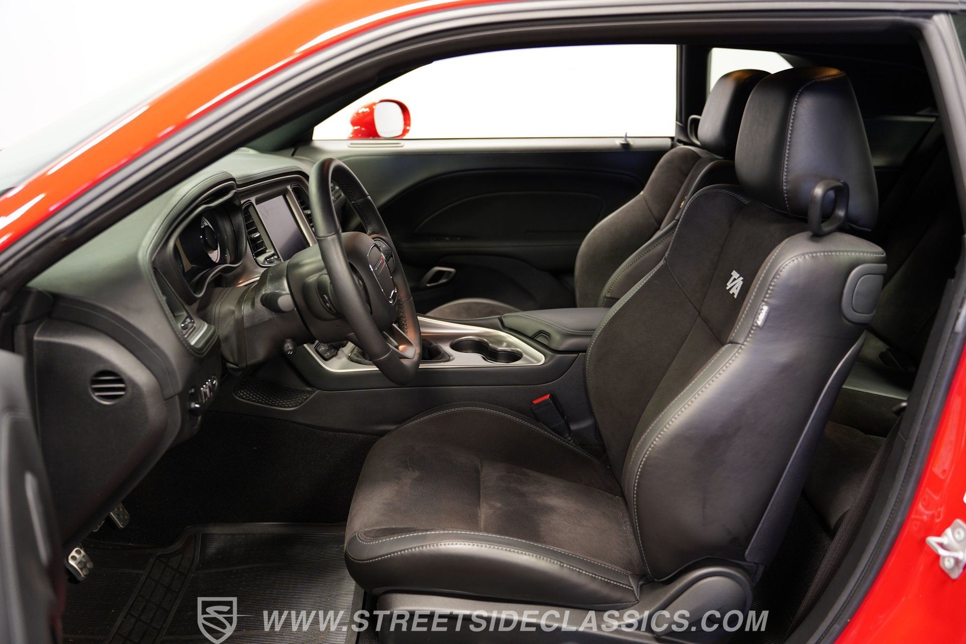 Used 2022 Dodge Challenger R/T Scat Pack RWD image 39