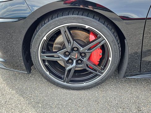 Used 2023 Chevrolet Corvette Stingray Coupe w/ Z51 Performance Package RWD image 22