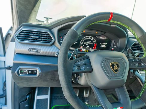 Used 2024 Lamborghini Urus Performante image 69