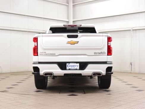 Used 2024 Chevrolet Silverado 1500 High Country AWD/4WD image 7