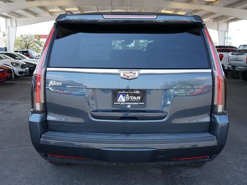 Used 2020 Cadillac Escalade Luxury RWD image 4