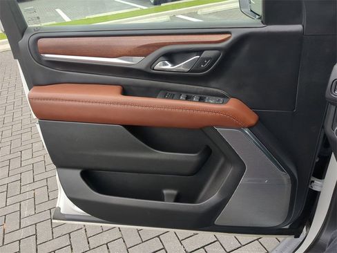 Used 2023 GMC Yukon Denali Ultimate image 32