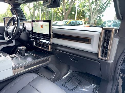 Used 2025 GMC Hummer EV 3X AWD/4WD image 31