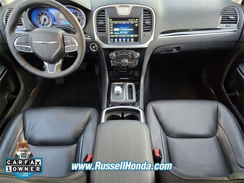 Used 2023 Chrysler 300 Touring L image 9