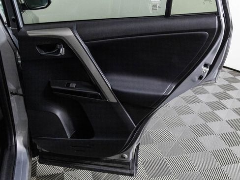 Used 2018 Toyota RAV4 Limited image 39