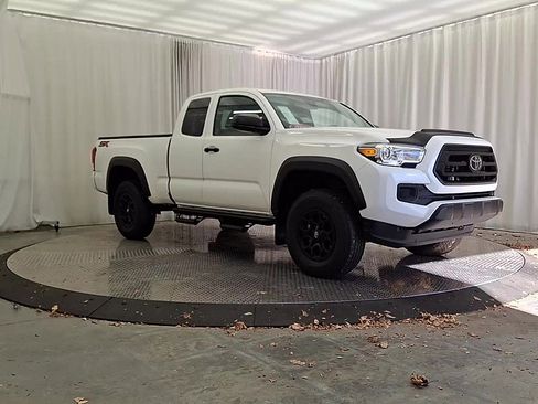 Certified 2021 Toyota Tacoma SR image 5