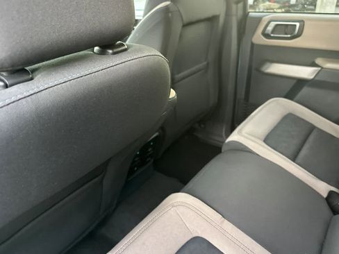 Used 2023 Ford Bronco Wildtrak image 4