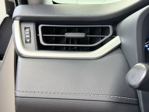 Used 2019 Toyota RAV4 LE w/ Carpet Mat Package AWD/4WD image 34