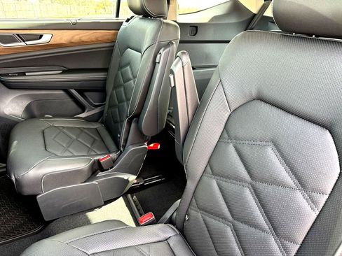 New 2026 Volkswagen Atlas SE FWD image 18