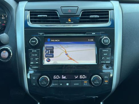 Used 2013 Nissan Altima 2.5 SL w/ Technology Pkg FWD image 19