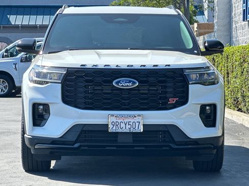 Used 2025 Ford Explorer ST image 9