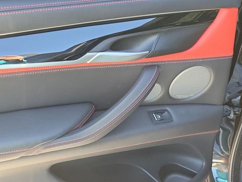 Used 2018 BMW X5 M image 13