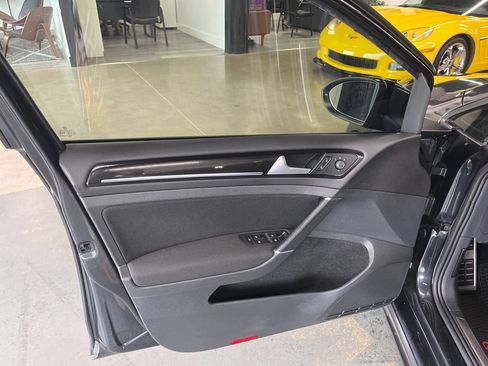 Used 2017 Volkswagen GTI 4-Door FWD image 33