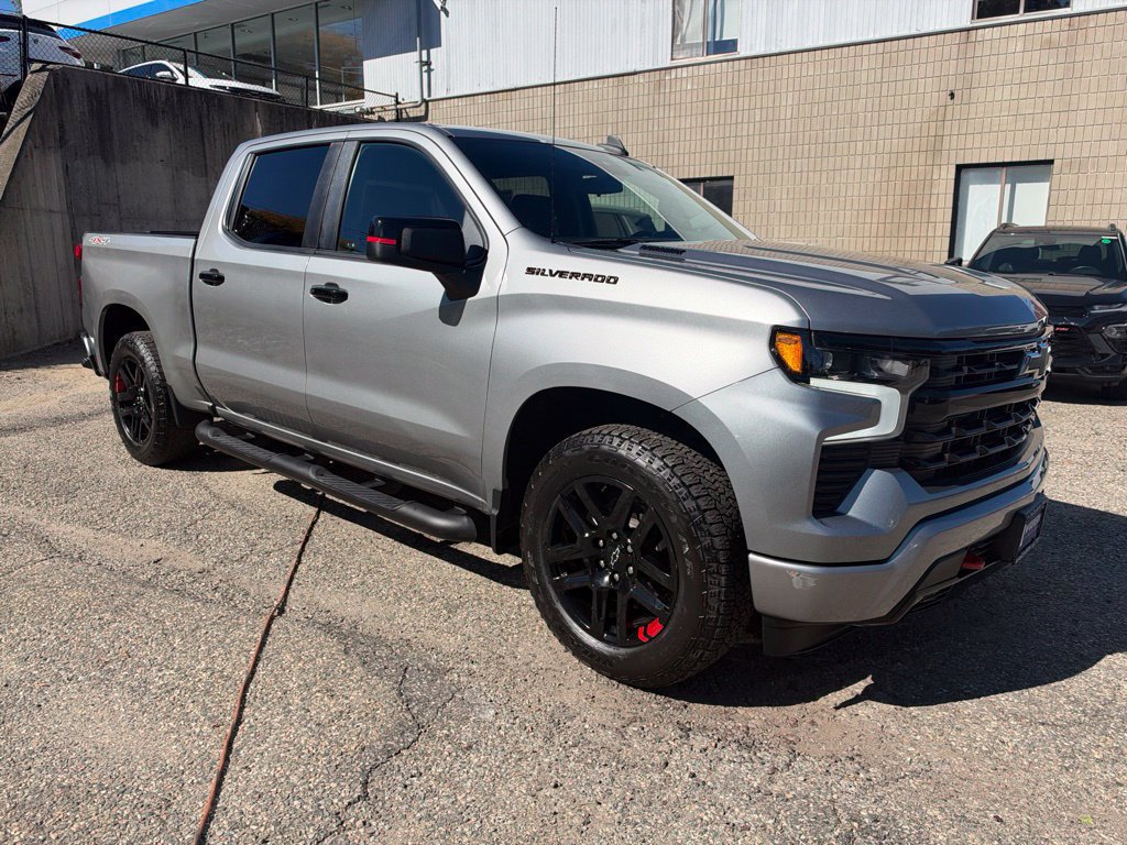 Used 2023 Chevrolet Silverado 1500 RST w/ Redline Edition AWD/4WD image 8