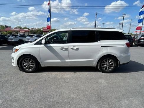 Used 2019 Kia Sedona EX FWD image 3