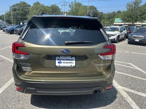 Used 2022 Subaru Forester Premium image 5