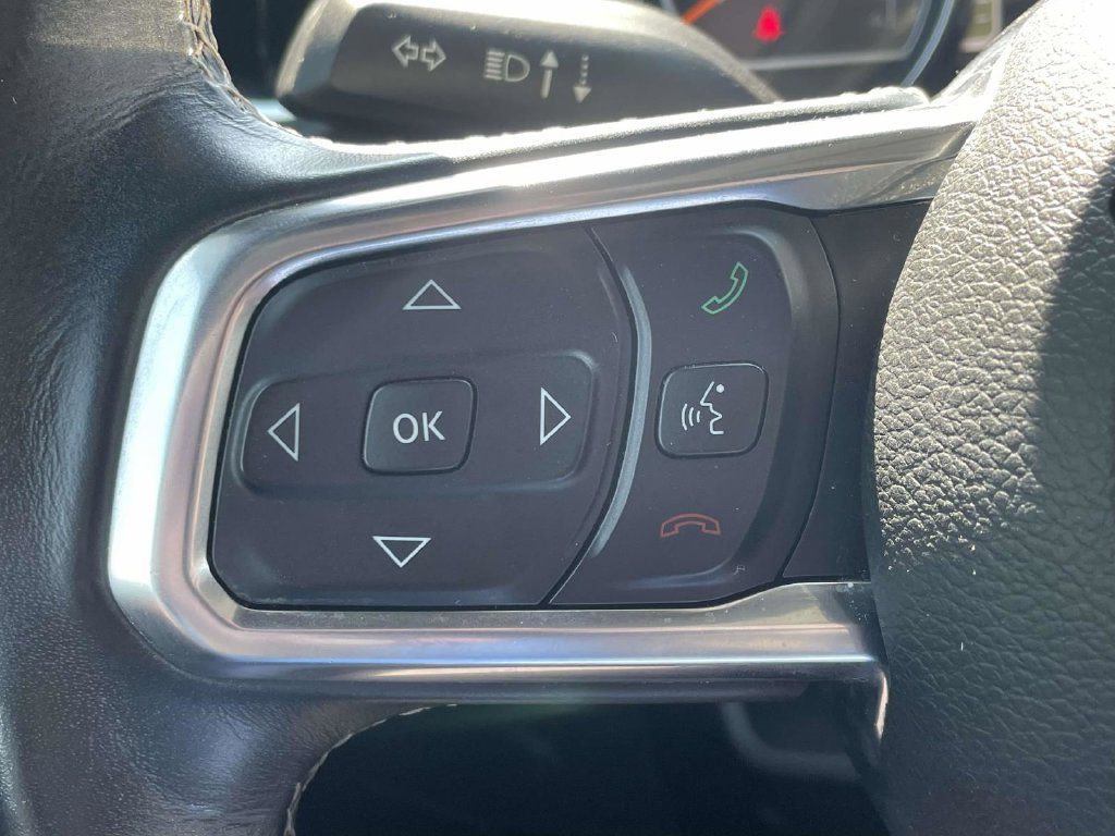 Used 2018 Jeep Wrangler Unlimited Sahara AWD/4WD image 27