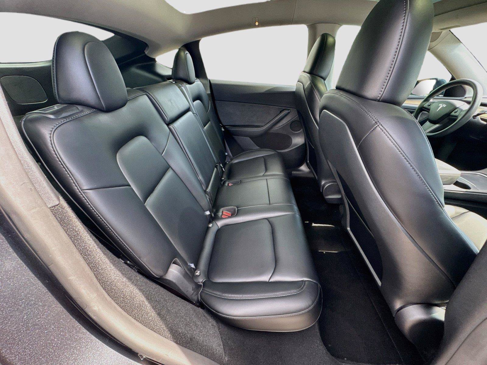 Used 2025 Tesla Model Y Long Range RWD image 27
