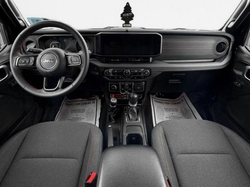 Used 2024 Jeep Wrangler Unlimited Rubicon image 16