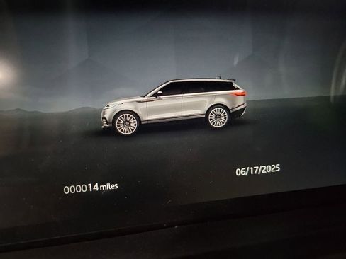 New 2026 Land Rover Range Rover Velar Dynamic SE image 18