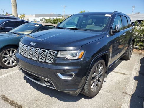 Used 2017 Jeep Grand Cherokee Overland image 3