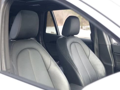 Used 2018 BMW X1 xDrive28i image 9