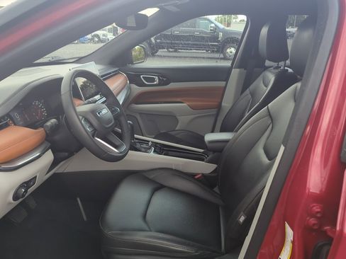 Used 2024 Jeep Compass Limited image 15