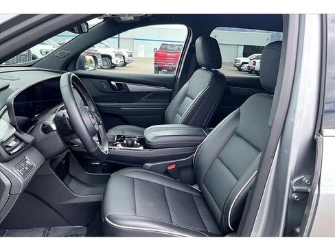Used 2025 Buick Enclave Preferred AWD/4WD image 20