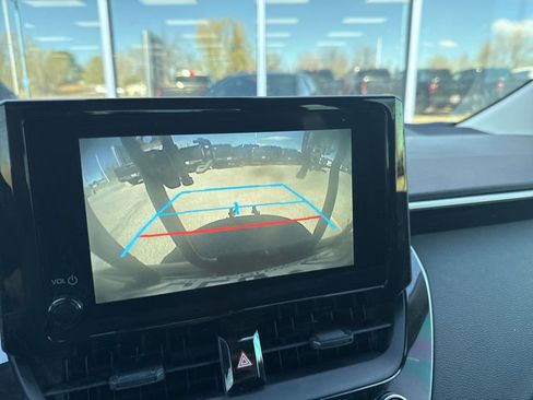 Used 2023 Toyota Corolla LE image 18