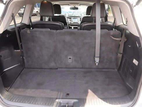 Used 2015 Toyota Highlander XLE AWD/4WD image 7