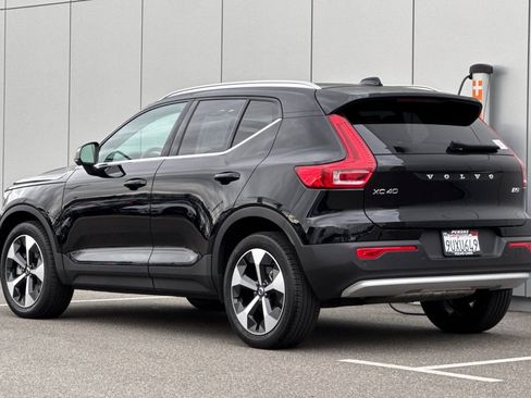 Used 2025 Volvo XC40 B5 Plus w/ Protection Package Premier image 3