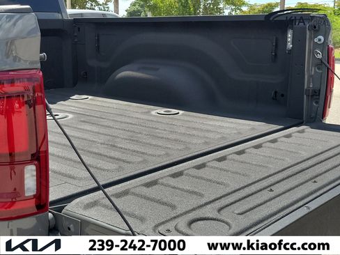 Used 2026 RAM 2500 Laramie AWD/4WD image 10