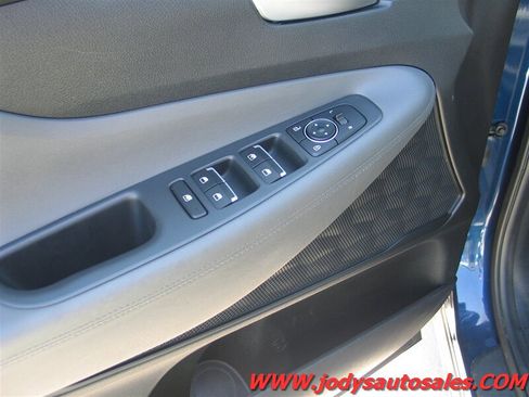 Used 2021 Hyundai Santa Fe SE AWD/4WD image 2