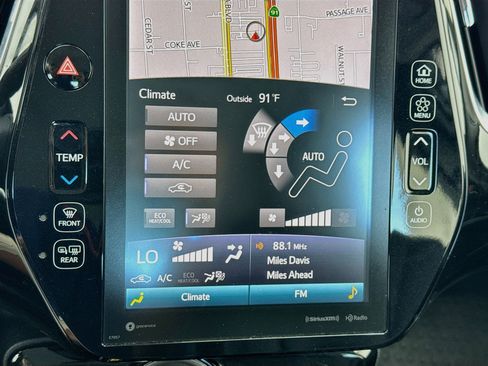 Used 2021 Toyota Prius Prime XLE FWD image 12