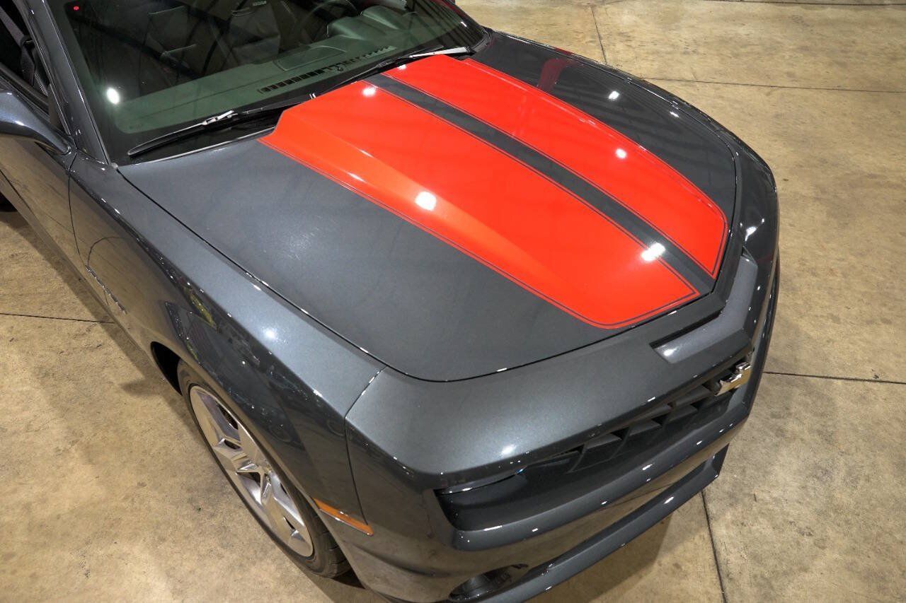 Used 2010 Chevrolet Camaro SS RWD image 18