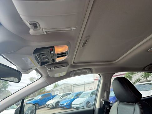 Used 2020 Subaru Crosstrek 2.0i Limited w/ Moonroof Package w/Navigation AWD/4WD image 19